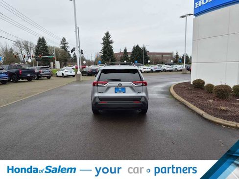 Used 2025 Toyota RAV4 XLE image 5