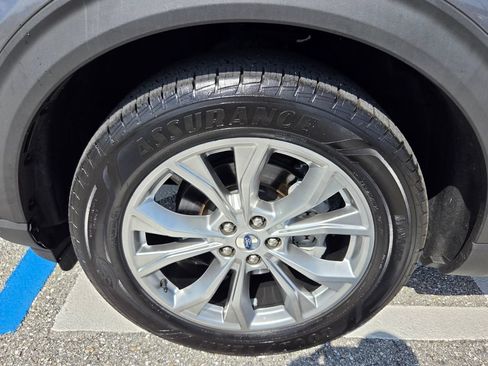 Used 2021 Ford Explorer XLT w/ Equipment Group 202A RWD image 19