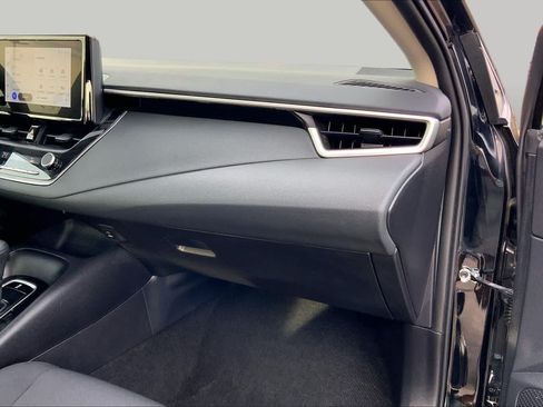 Used 2025 Toyota Corolla LE FWD image 19