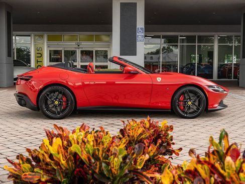Used 2024 Ferrari Roma Spider image 20