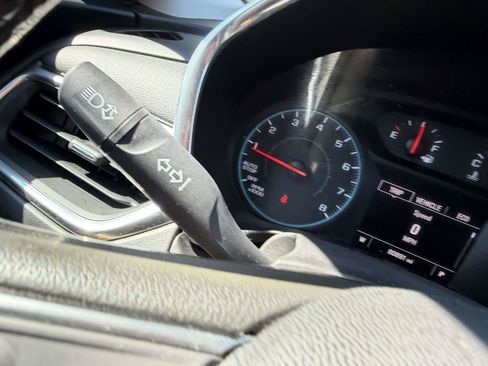 Used 2018 Chevrolet Equinox LT FWD image 25