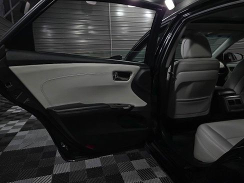 Used 2018 Toyota Avalon XLE Premium image 35