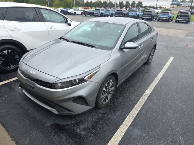 Certified 2024 Kia Forte LXS FWD image 3