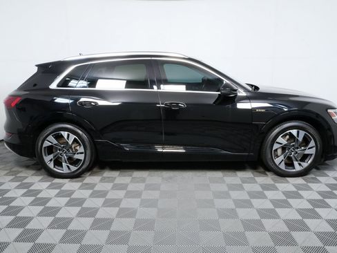 Used 2023 Audi e-tron Premium image 2