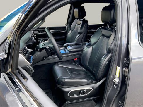 Used 2022 Jeep Wagoneer Series I RWD image 8