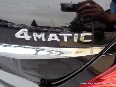 Used 2018 Mercedes-Benz E 400 4MATIC Sedan image 6