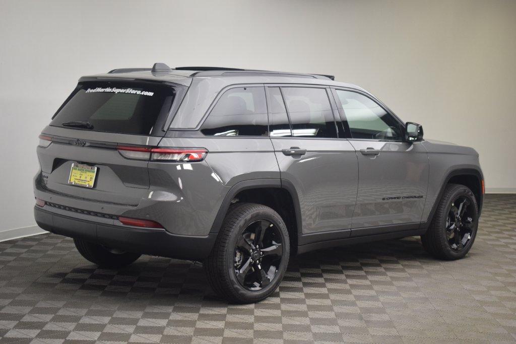 New 2027 Jeep Grand Cherokee Limited AWD/4WD image 5