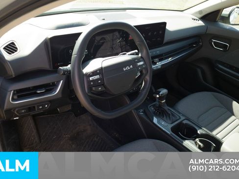 Used 2025 Kia K4 EX image 5