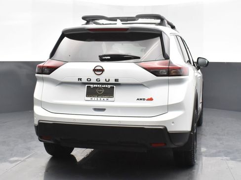 Certified 2025 Nissan Rogue SV image 23