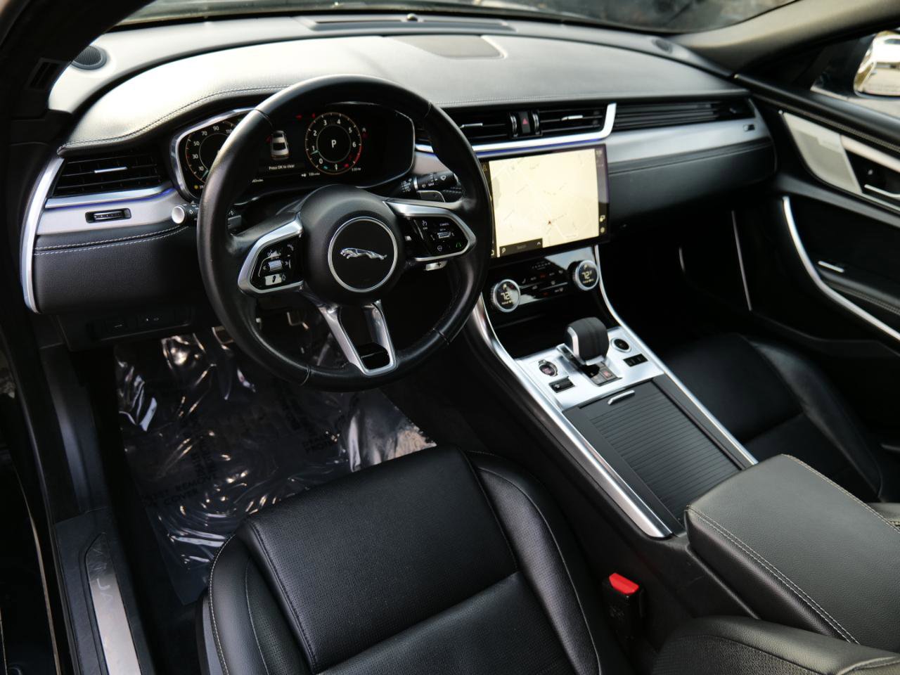 Used 2024 Jaguar XF R-Dynamic SE AWD/4WD image 13