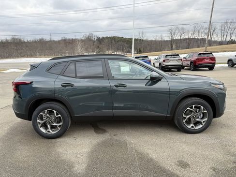 New 2026 Chevrolet Trax LT w/ LT Convenience Package image 6