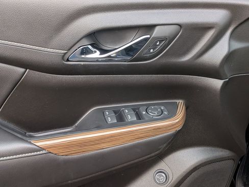 Certified 2023 GMC Acadia SLE w/ Driver Convenience Package image 14