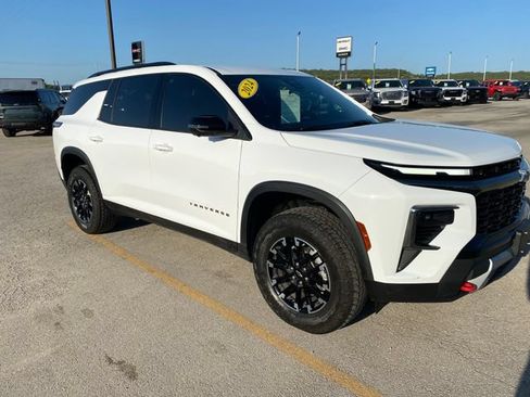 Used 2024 Chevrolet Traverse Z71 AWD/4WD image 8