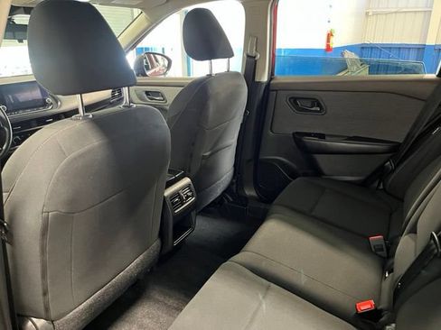 Used 2023 Nissan Rogue S AWD/4WD image 17