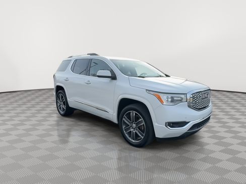 Used 2019 GMC Acadia Denali w/ Technology Package image 3
