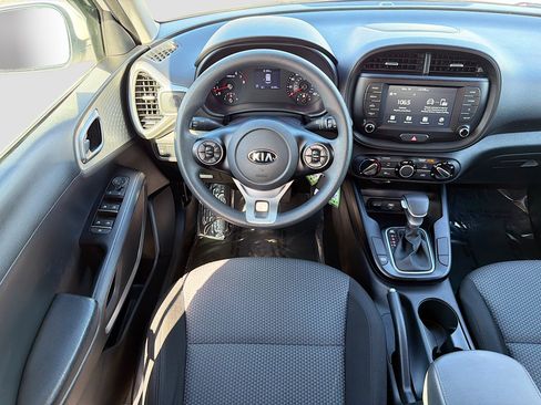 Used 2021 Kia Soul LX image 16