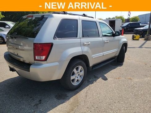 Used 2010 Jeep Grand Cherokee Laredo AWD/4WD image 3