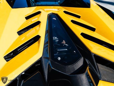 Used 2021 Lamborghini Aventador SVJ image 45