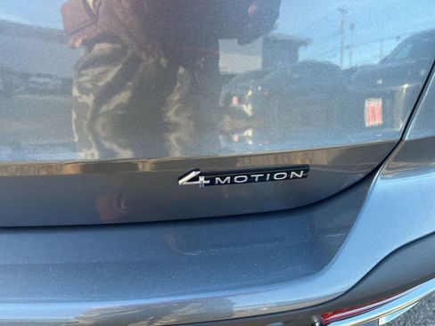 New 2025 Volkswagen Taos SE image 8