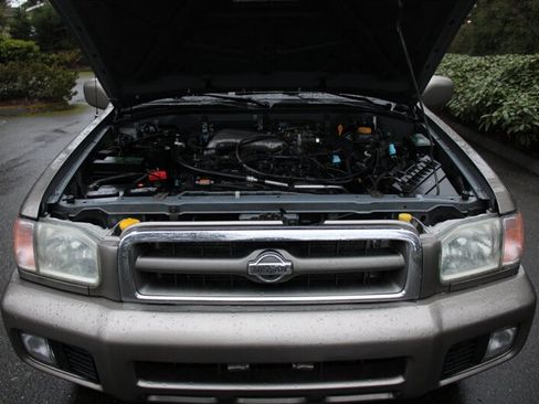 Used 2001 Nissan Pathfinder LE image 19