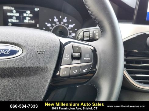 Used 2022 Ford Escape SE w/ Cold Weather Package image 27