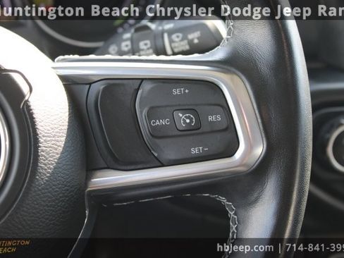 Used 2021 Jeep Wrangler Unlimited Sahara w/ Cold Weather Group image 17