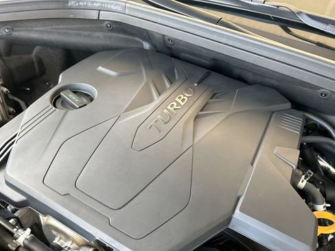 Used 2025 Genesis GV70 2.5T w/ Sport Prestige Package image 10