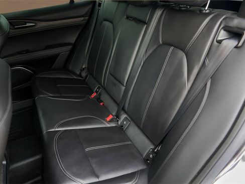 Used 2023 Alfa Romeo Stelvio Ti image 27