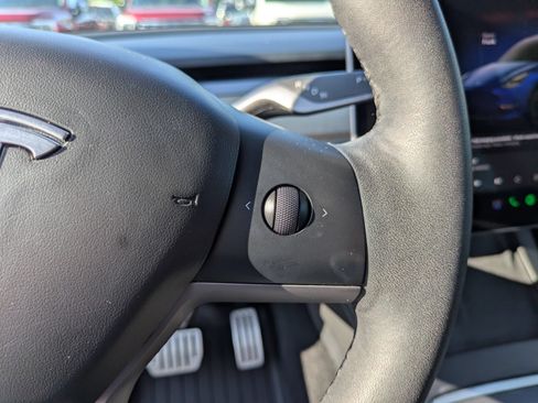 Used 2023 Tesla Model Y Long Range AWD/4WD image 18