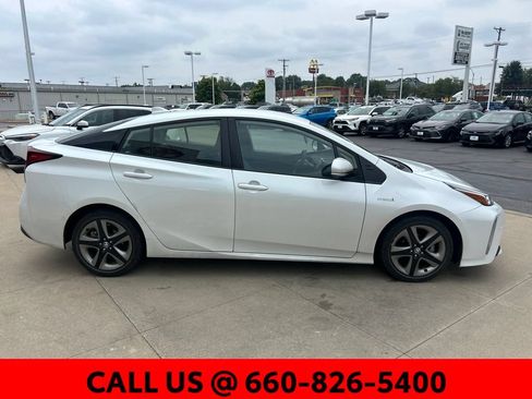 Used 2022 Toyota Prius Limited FWD image 5