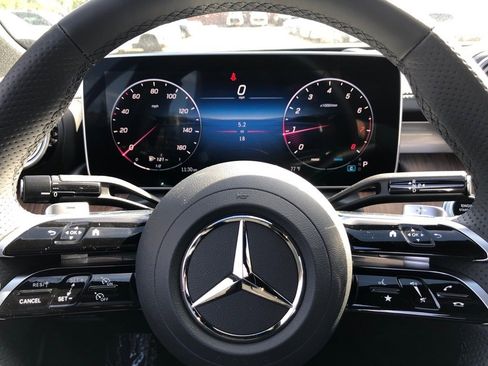 New 2025 Mercedes-Benz C 300 4MATIC Sedan image 19