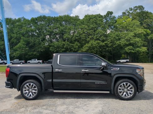 Used 2022 GMC Sierra 1500 Denali w/ Denali Reserve Package AWD/4WD image 2