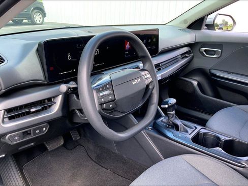 Used 2025 Kia K4 FWD image 12