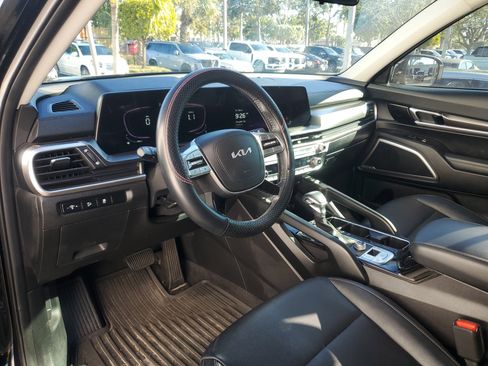 Used 2023 Kia Telluride S image 9