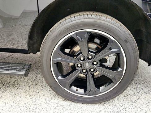 Used 2023 Ford Expedition Max Limited image 9