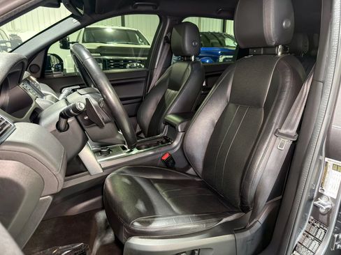 Used 2019 Land Rover Discovery Sport SE AWD/4WD image 12