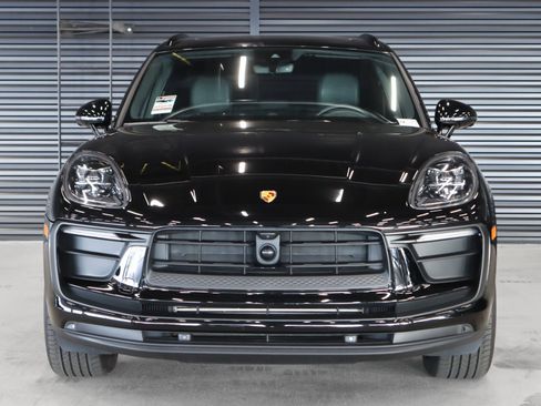 Used 2023 Porsche Macan image 8