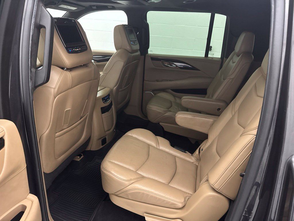 Used 2018 Cadillac Escalade ESV Platinum AWD/4WD image 58