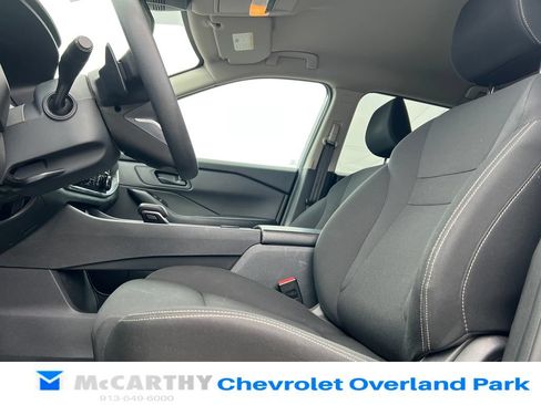 Used 2024 Nissan Rogue S AWD/4WD image 10