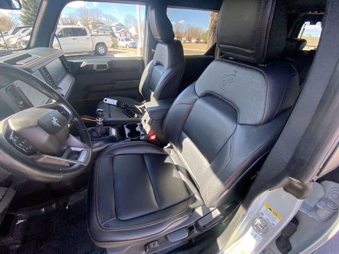 Used 2024 Ford Bronco Badlands image 11