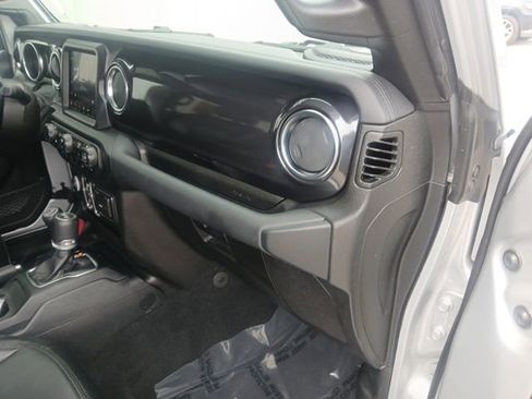 Used 2023 Jeep Wrangler Unlimited Sahara AWD/4WD image 22