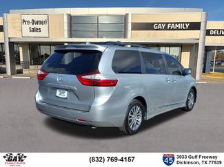 Used 2019 Toyota Sienna XLE w/ XLE Navigation Package FWD video 2