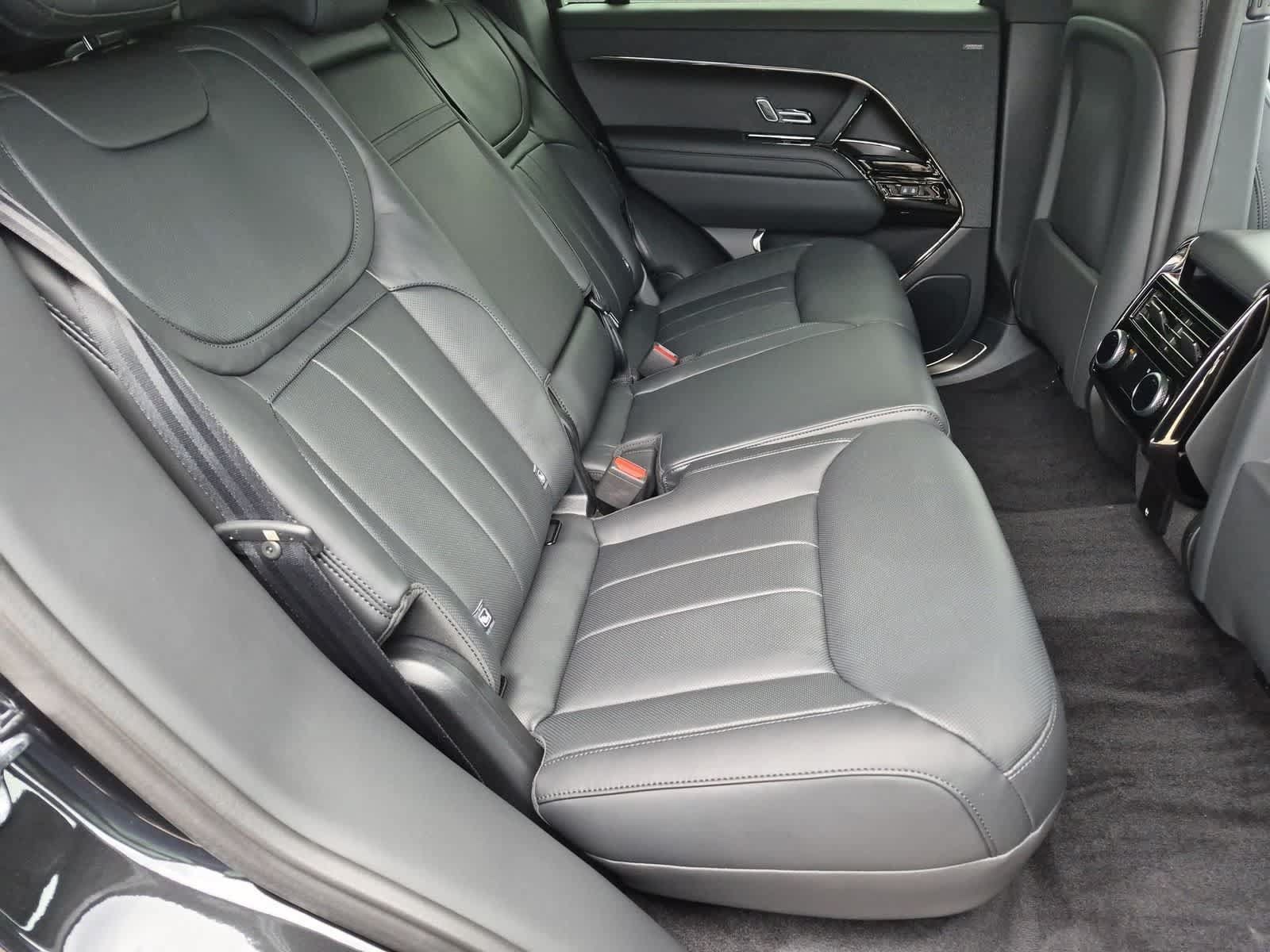 New 2026 Land Rover Range Rover Sport Dynamic SE AWD/4WD image 21