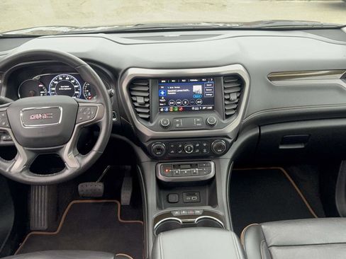Used 2021 GMC Acadia AT4 w/ Technology Package image 10