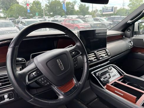 Certified 2022 Lincoln Navigator Reserve w/ Monochromatic Package AWD/4WD image 11