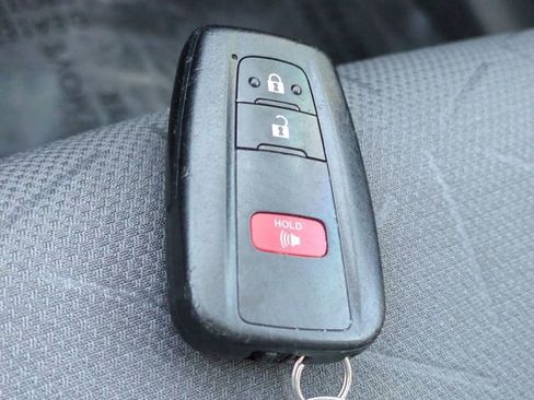 Used 2019 Toyota RAV4 XLE image 28