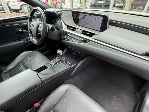 Used 2019 Lexus ES 350 Ultra Luxury w/ Accessory Package 2 FWD image 47