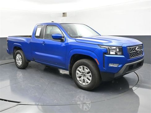 Used 2024 Nissan Frontier SV w/ SV Convenience Package image 2