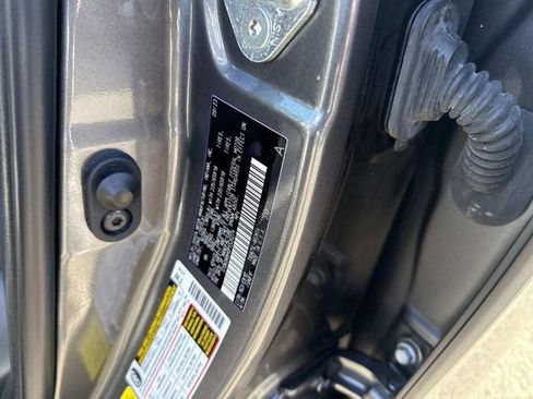 Used 2023 Toyota Highlander XLE image 23