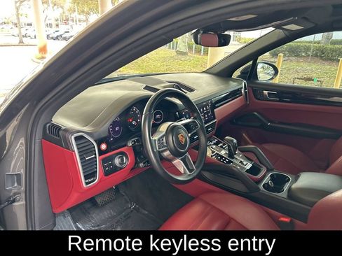 Used 2022 Porsche Cayenne w/ Premium Package Plus AWD/4WD image 6